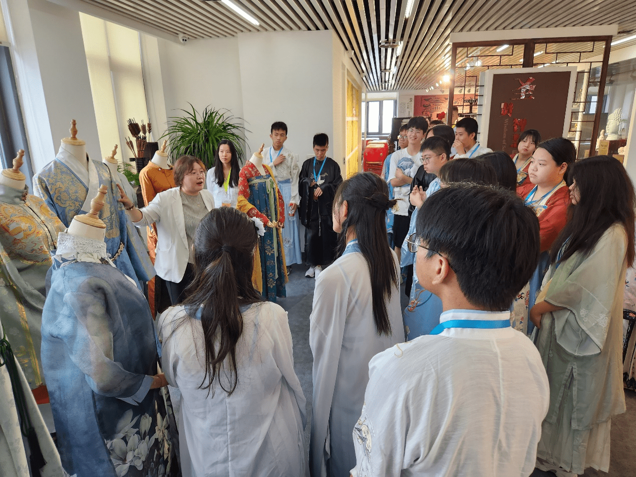 香港中學生赴山東學習中華文化